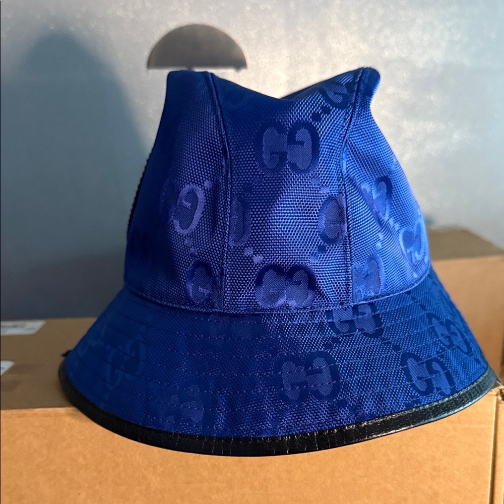 Gucci Royal Blue Bucket Hat with Black Patch - Picture 4 of 16